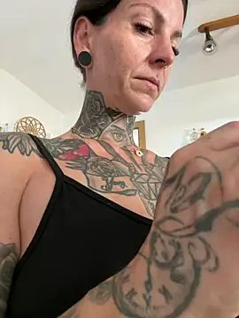 BrownieyQueen online show from June 29, 2026, 5:46 am