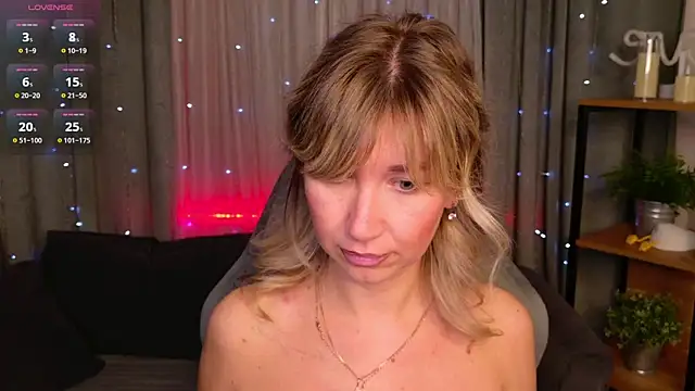 MilaBott online show from April 3, 2026, 7:45 pm