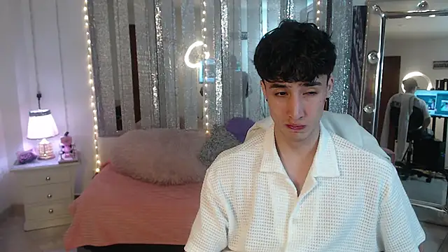 Snapshot of gojo_satoru_18 chatting on January 17, 2025, 12:10 pm gojo satoru 18 online show from January 17, 2025, 12:10 pm