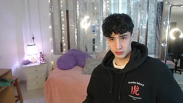 Snapshot of gojo_satoru_18 chatting on January 20, 2025, 12:18 pm gojo satoru 18 online show from January 20, 2025, 12:18 pm