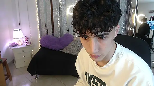 Snapshot of gojo_satoru_18 chatting on February 8, 2025, 3:00 pm gojo satoru 18 online show from February 8, 2025, 3:00 pm