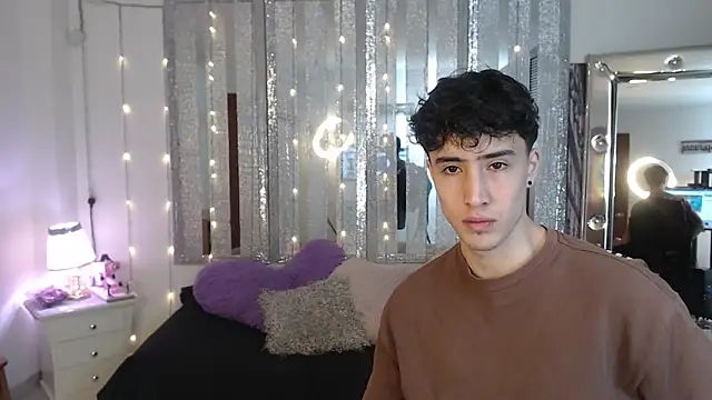 Snapshot of gojo_satoru_18 chatting on February 13, 2025, 12:32 pm gojo satoru 18 online show from February 13, 2025, 12:32 pm