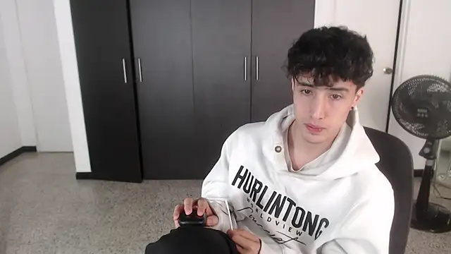 Snapshot of gojo_satoru_18 chatting on February 28, 2025, 2:53 pm gojo satoru 18 online show from February 28, 2025, 2:53 pm