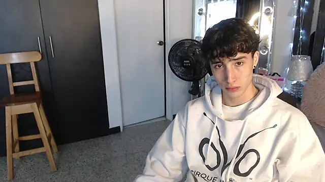 Snapshot of gojo_satoru_18 chatting on March 14, 2025, 12:07 pm gojo satoru 18 online show from March 14, 2025, 12:07 pm