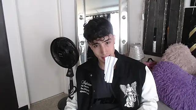 Snapshot of gojo_satoru_18 chatting on March 21, 2025, 12:17 pm gojo satoru 18 online show from March 21, 2025, 12:17 pm