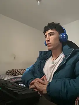 Snapshot of gojo_satoru_18 chatting on October 14, 2025, 3:35 pm gojo satoru 18 online show from October 14, 2025, 3:35 pm