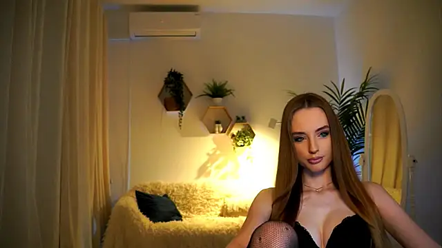 Snapshot of petitegonwiild chatting on December 13, 2024, 10:41 am petitegonwiild online show from December 13, 2024, 10:41 am