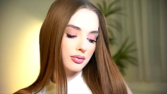 Snapshot of petitegonwiild chatting on October 8, 2025, 10:40 pm petitegonwiild online show from October 8, 2025, 10:40 pm