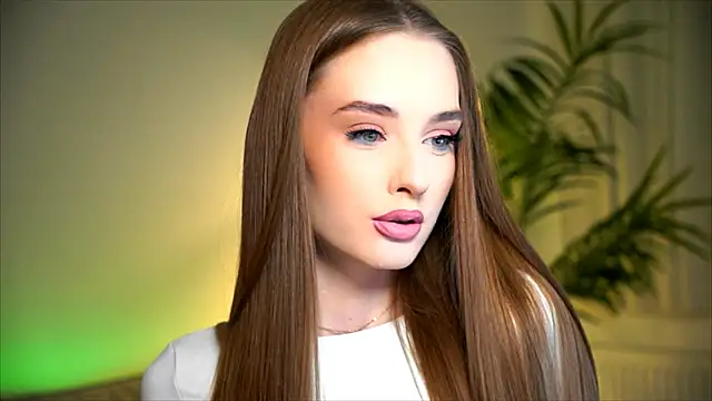 Snapshot of petitegonwiild chatting on October 26, 2025, 7:20 pm petitegonwiild online show from October 26, 2025, 7:20 pm