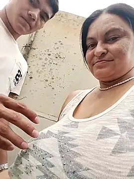 Snapshot of Horny-Mommy-Dirty chatting on April 6, 2026, 4:52 pm Horny-Mommy-Dirty online show from April 6, 2026, 4:52 pm