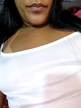 viannaiasmim online show from October 15, 2025, 8:31 pm