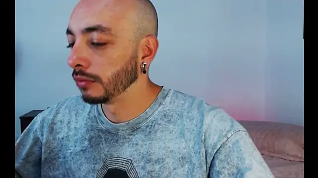 hotlatin92 online show from September 21, 2025, 3:19 am