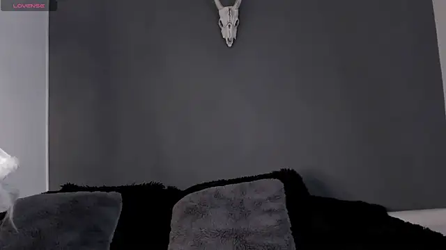 Aliz01 online show from December 19, 2024, 2:34 am