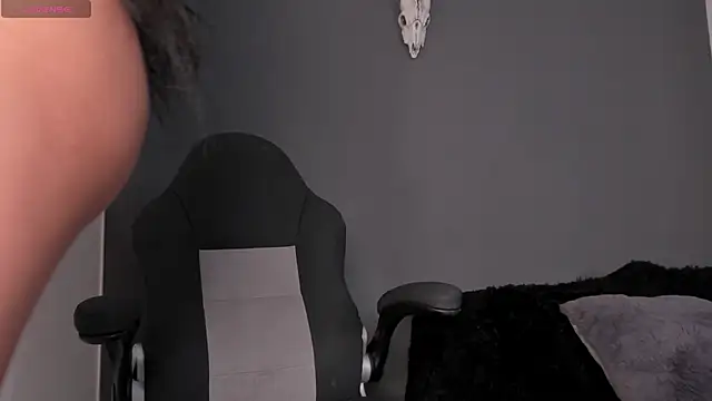 Aliz01 online show from January 21, 2025, 11:34 pm