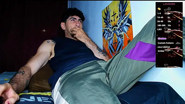 Thomass00 online show from November 26, 2025, 11:17 pm