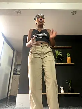 TIFFANYYSTAR online show from September 30, 2025, 2:44 pm