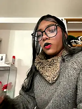 TIFFANYYSTAR online show from December 5, 2025, 12:47 pm