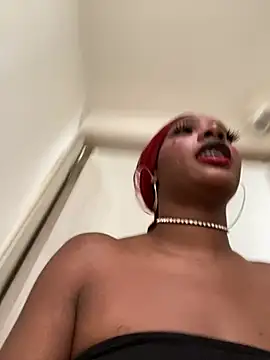 TIFFANYYSTAR online show from January 9, 2026, 5:37 pm