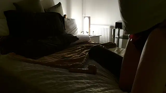 ImYourXtoy online show from December 13, 2025, 7:53 pm