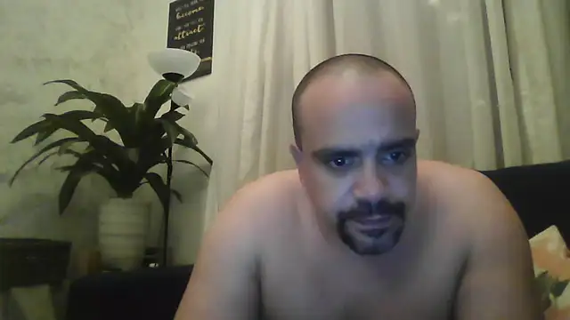 Snapshot of MonicaEGY chatting on October 2, 2025, 11:01 pm MonicaEGY online show from October 2, 2025, 11:01 pm