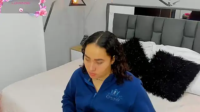 Ayla martinez online show from February 4, 2025, 1:45 am