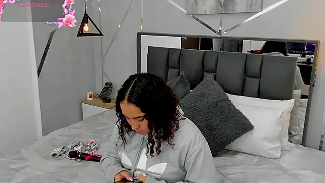 Ayla martinez online show from February 28, 2025, 10:28 pm