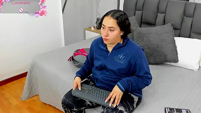 Ayla martinez online show from March 5, 2025, 1:52 am