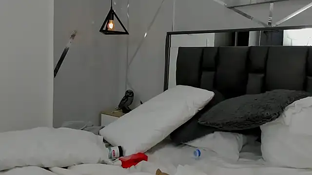 Ayla martinez online show from March 9, 2025, 7:34 am