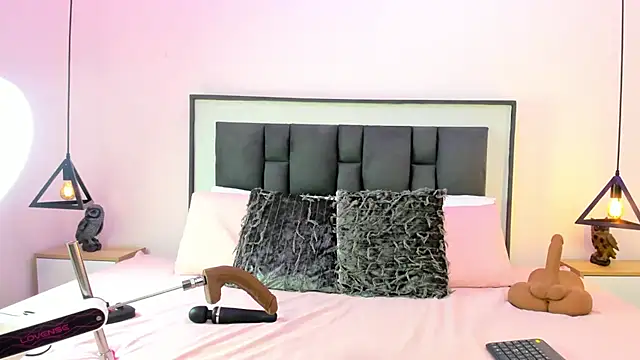 Ayla martinez online show from October 25, 2025, 1:57 am