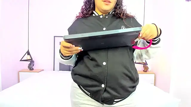 Ayla martinez online show from October 28, 2025, 2:15 am