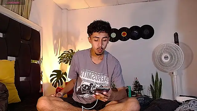 RyanRizzo online show from December 4, 2024, 10:41 pm