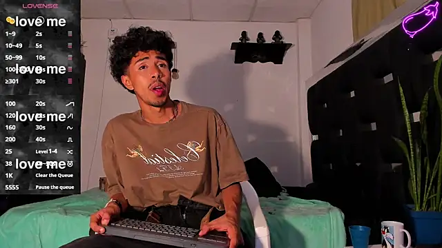 RyanRizzo online show from March 21, 2025, 5:21 am