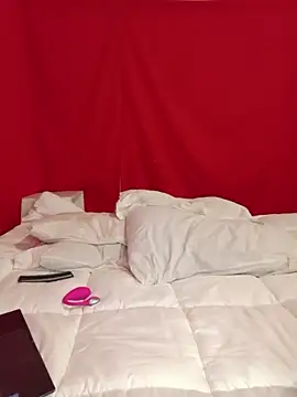 apriilhot online show from March 25, 2026, 1:22 am