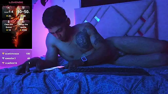 Rich boy01 online show from December 22, 2024, 1:23 am