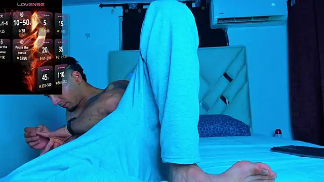 Rich boy01 online show from December 29, 2024, 4:27 am