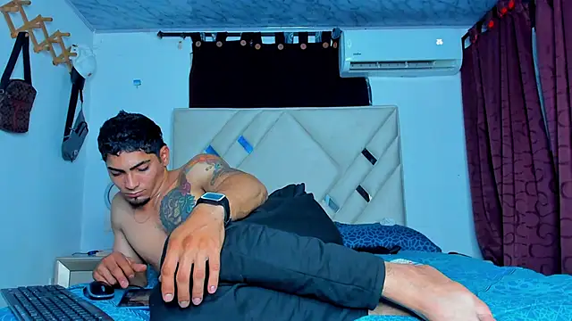 Rich boy01 online show from January 21, 2025, 2:43 am