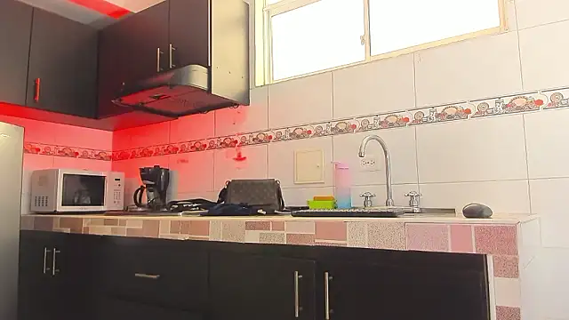 Emma-evans online show from January 10, 2026, 1:13 pm