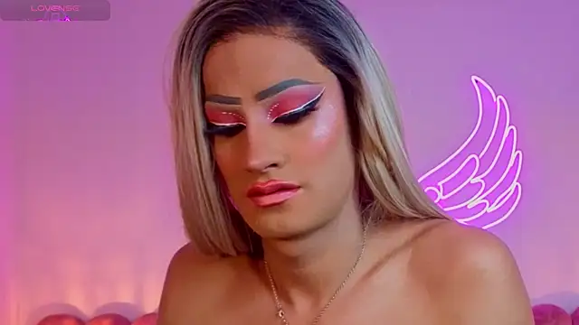  scarletmoore online show from September 25, 2025, 7:23 am