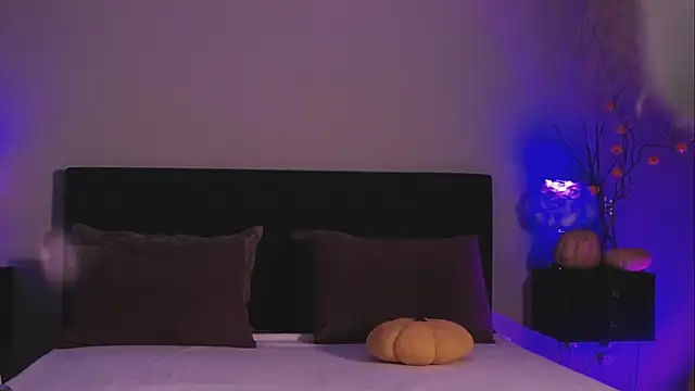 Denise Garciia online show from October 10, 2025, 1:21 pm