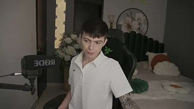 Snapshot of IsmaelRichardson chatting on March 19, 2025, 10:20 pm IsmaelRichardson online show from March 19, 2025, 10:20 pm