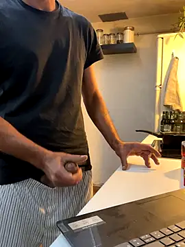 donnuozfutura online show from September 26, 2025, 5:55 am