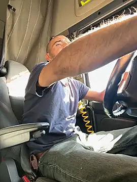 donnuozfutura online show from October 8, 2025, 8:12 am