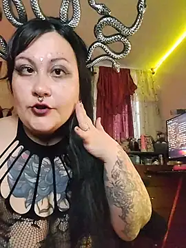 l1la Rav3n online show from October 31, 2025, 2:01 am