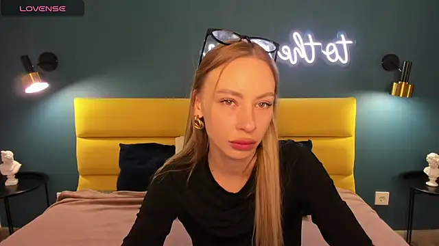 Snapshot of Diana_Garrett chatting on May 25, 2026, 8:31 am Diana Garrett online show from May 25, 2026, 8:31 am