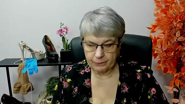 IrisDream online show from December 3, 2024, 7:10 am