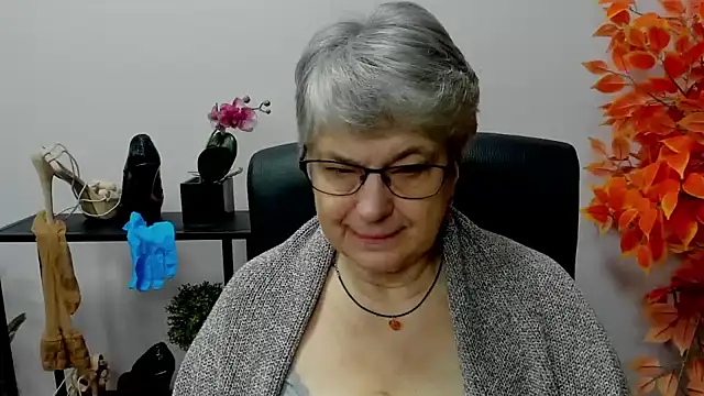 IrisDream online show from December 9, 2024, 7:17 am