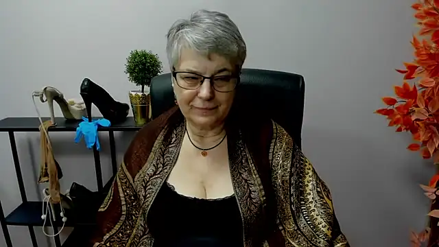IrisDream online show from February 24, 2025, 1:53 pm