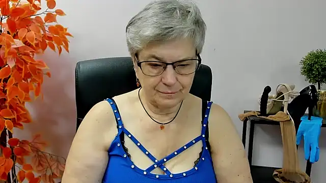 Snapshot of IrisDream chatting on September 24, 2025, 6:17 am IrisDream online show from September 24, 2025, 6:17 am