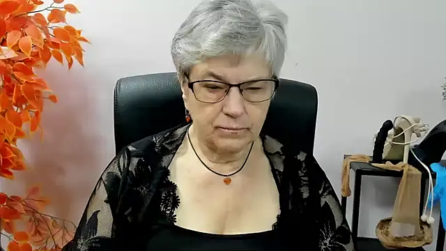 Snapshot of IrisDream chatting on September 25, 2025, 6:17 am IrisDream online show from September 25, 2025, 6:17 am