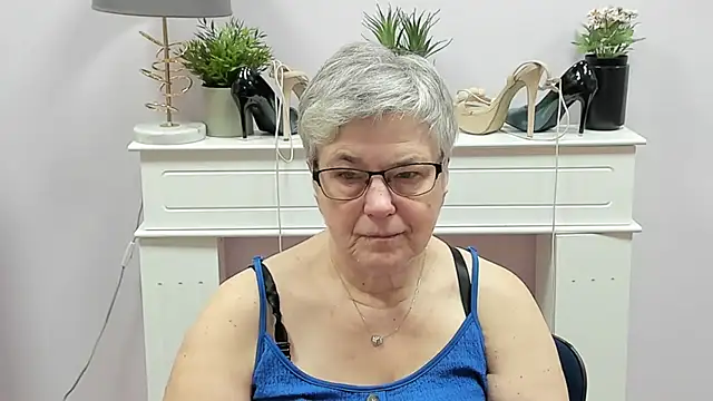 IrisDream online show from December 18, 2025, 7:14 am